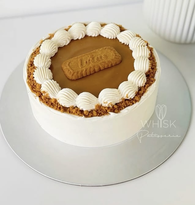Lotus Cake